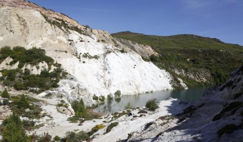 El CSIC anuncia el hallazgo del mineral, estratégico para la Unión Europea, en una zona de Viana do Bolo.