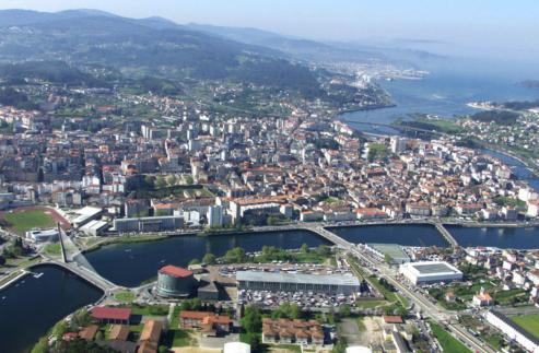 Trás dos decadas limitando el trafico. Pontevedra se ha convertido en la urbe española más peatonalizada y que más ha reducido su contaminación.