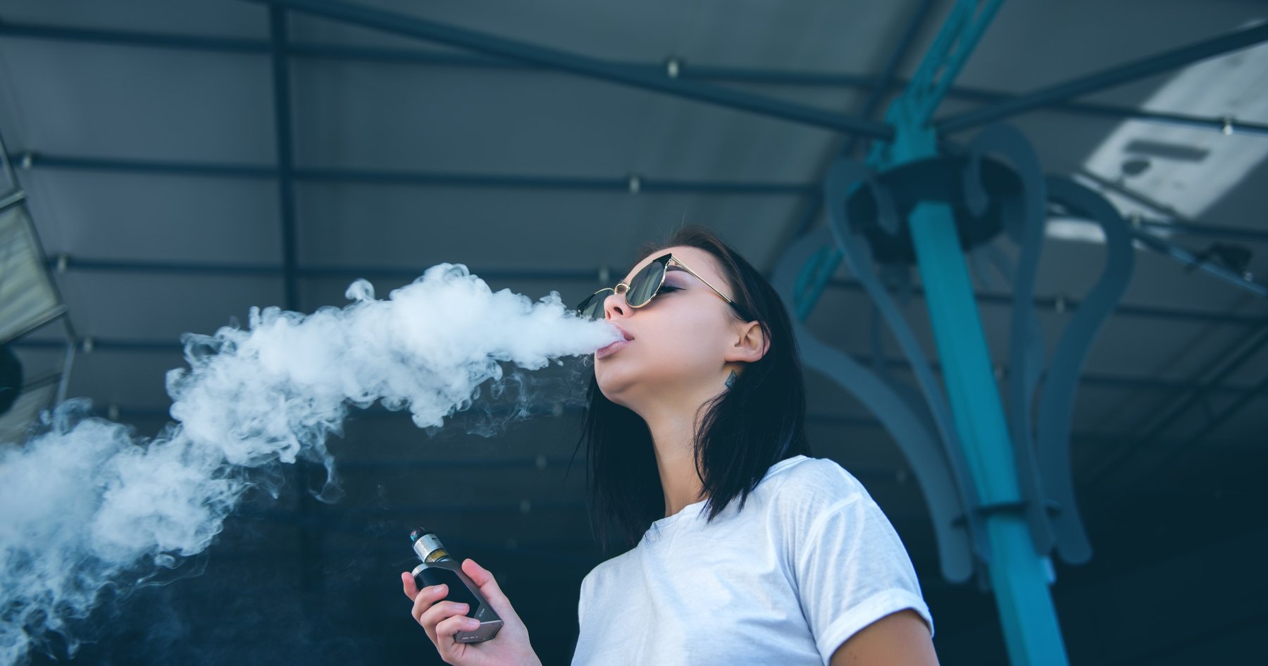 Directo | La nueva ley antitabaco propone multar a los padres de los menores que vapean y libera de humo las terrazas