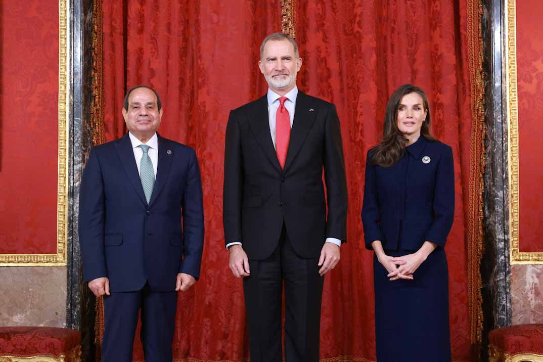 En desarrollo: la Reina Letizia en Egipto y el Cambio Físico de Tamara Falcó: las Revistas de la Semana