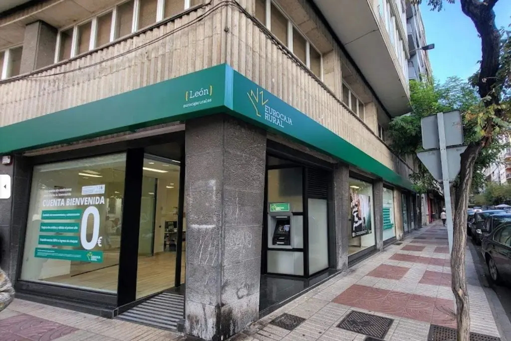 Actualidade: Eurocaja Rural Comparte o seu Plan de Expansión co Goberno de Cantabria