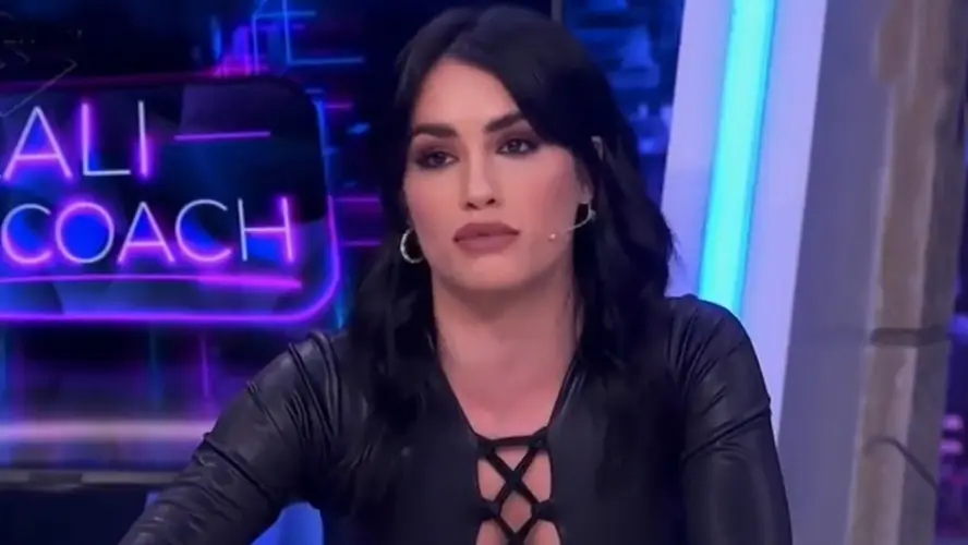 Análise: Lali Espósito denuncia a 'persecución' que sufriu por parte de Milei: «fun centro do 'hate' do mesmísimo presidente»
