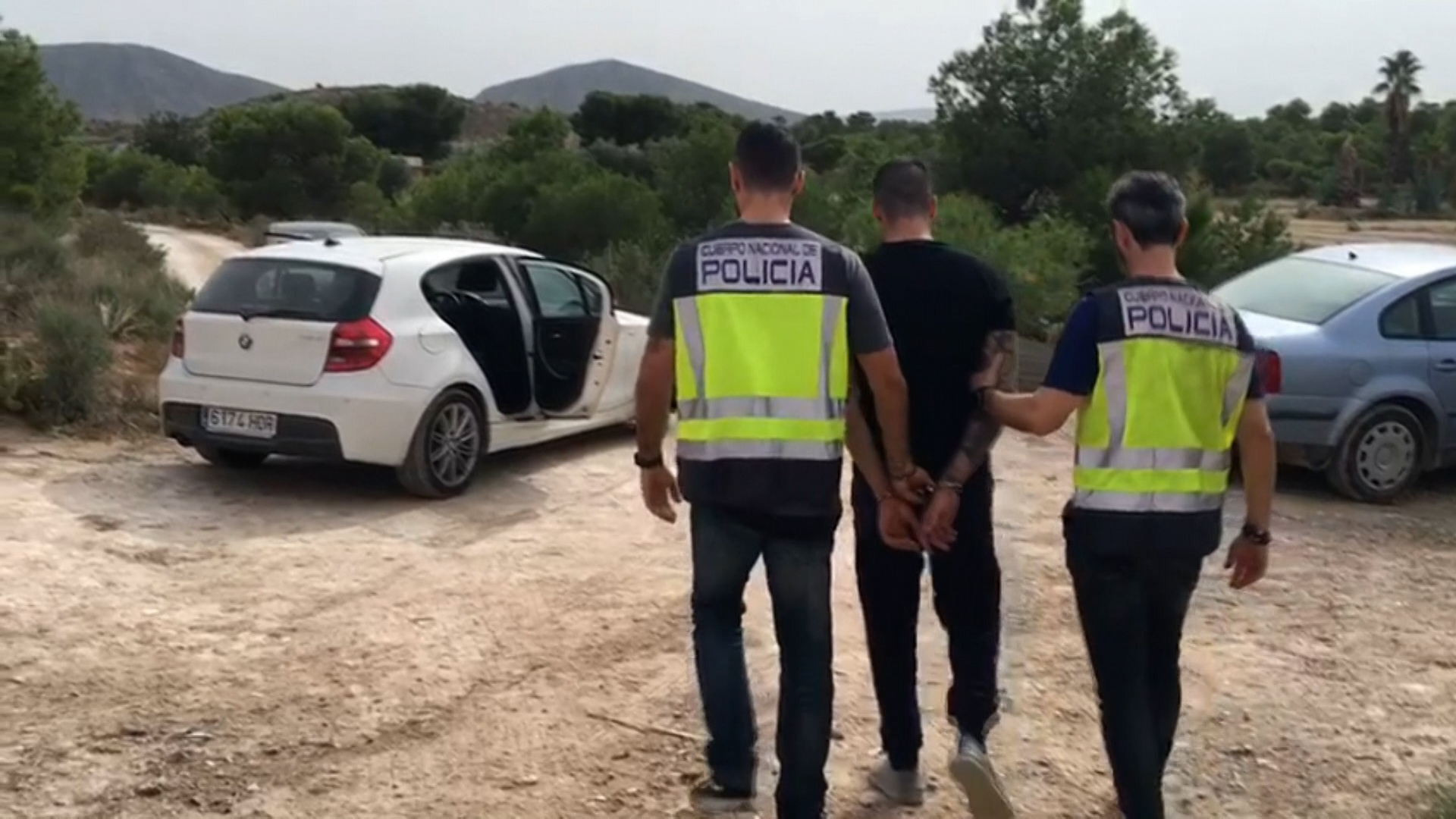 En desarrollo: Detienen a un Joven en Alicante por Robar una Cadena de oro a una Mujer con el Método del Tirón
