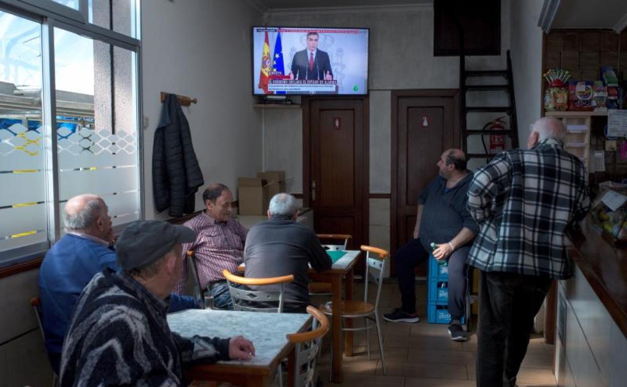Última hora: el Gobierno Confina Desde Este Lunes Aves de Corral en 18 Zonas de Especial Riesgo de Castilla-la Mancha Para no Propagar Gripe Aviar