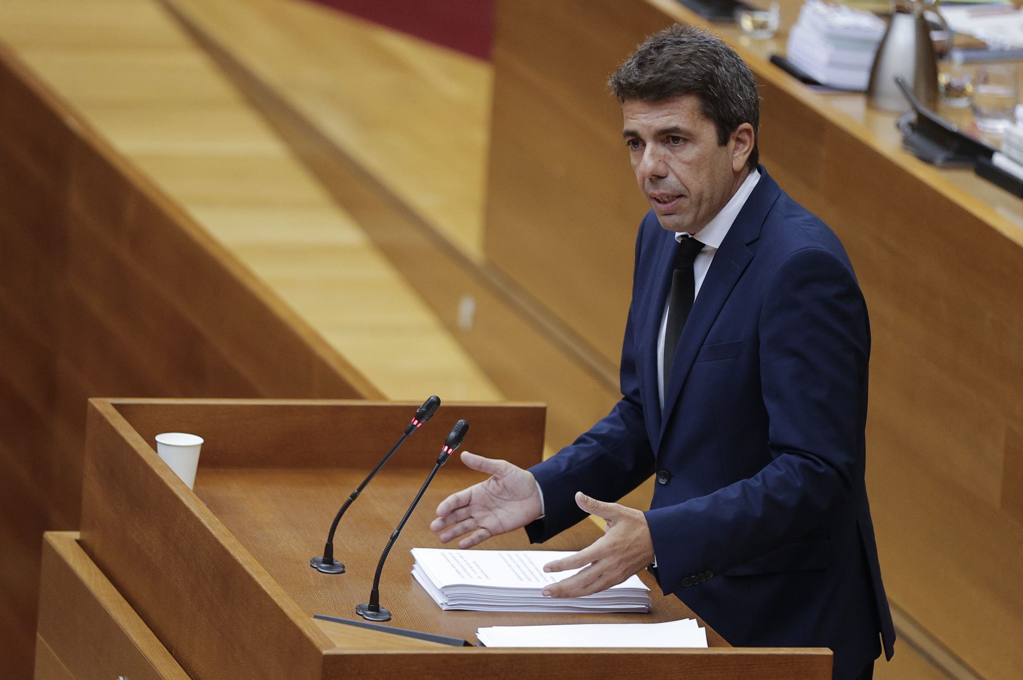 Mazón Comparece Para dar Explicaciones de la Gestión de la Dana Mientras el pp y vox Negocian su Reemplazo