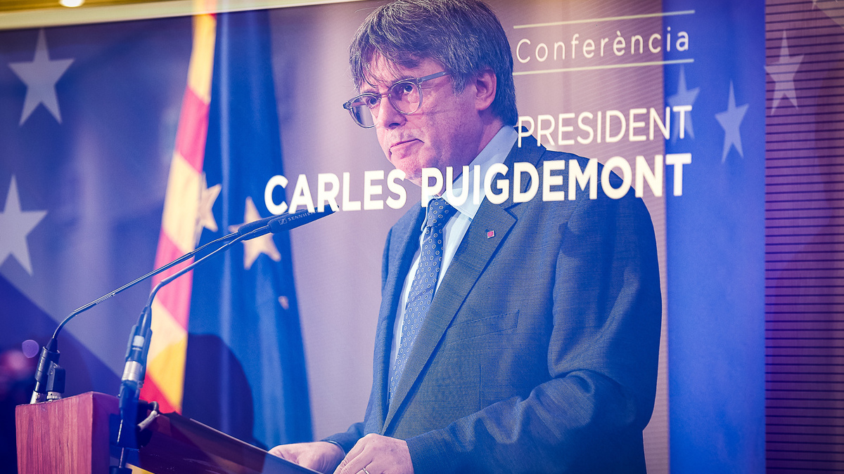 Análisis: Puigdemont Conmina al Psoe a Acometer la «ruptura» a la que se Negaron en la Transición