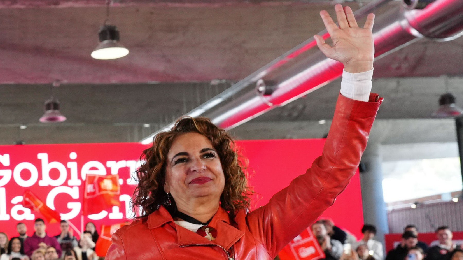 Actualidad: María Jesús Montero Afea a Juanma Moreno que Mantenga el Teléfono de Violencia Intrafamiliar