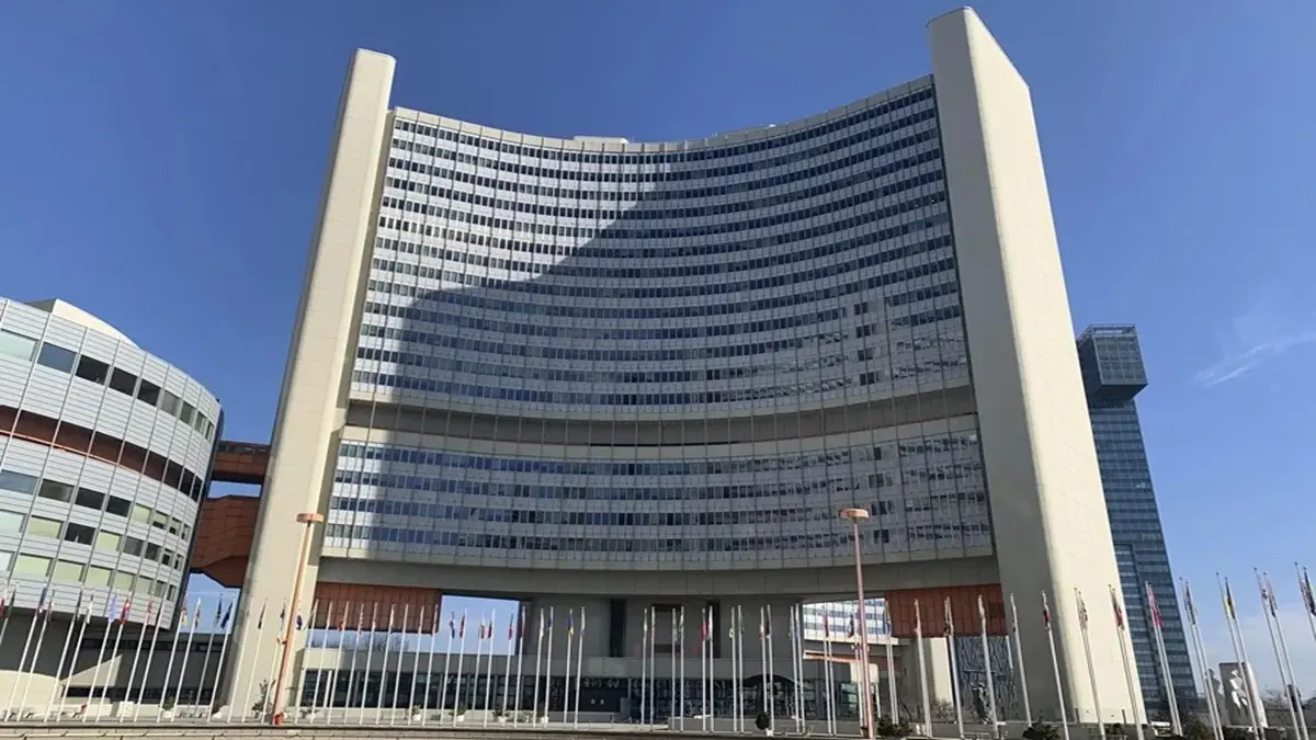 Análisis: la Oiea Detecta Daños en el Escudo Protector de la Central Nuclear de Chernóbil en Ucrania