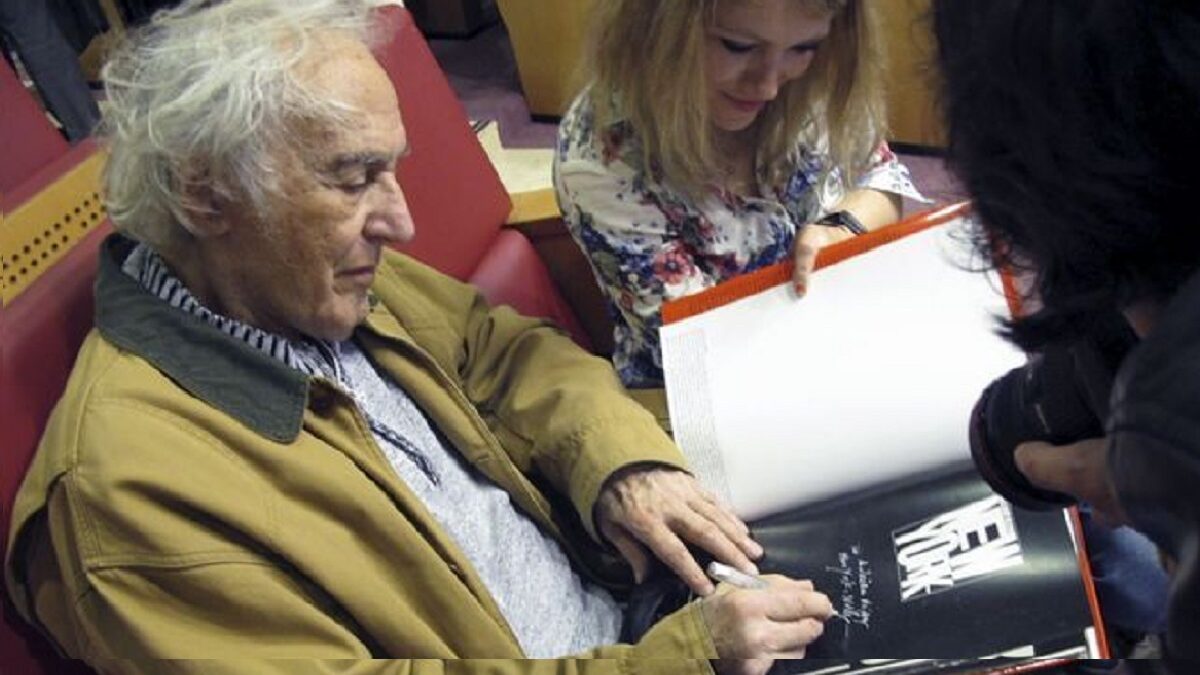 Actualidad: Muere a los 73 Años el Fotógrafo Martin Parr, Conocido por sus Retratos de la Vida Británica