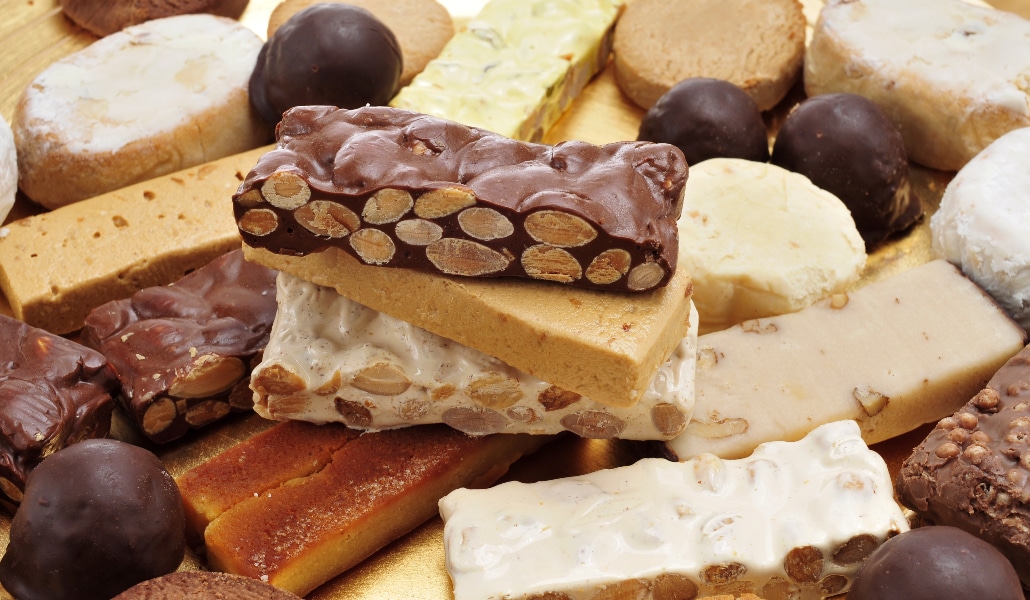 Análisis: la Exposición de Dulces de Conventos  Agota Existencias con Más de 24.000 Cajas Vendidas a Miles de Sevillanos y Turistas