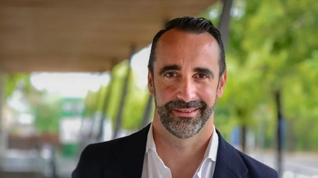 En desarrollo: Antonio Cattoni Pregona a la Esperanza Bajo la Atenta Mirada de la Trinidad