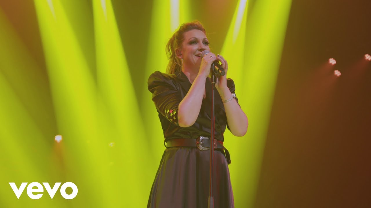 Análisis: Niña Pastori, Joaquín el Talega y la Emotiva Historia Tras el Villancico ‘palillos y Panderos’: «se que Desde el Cielo…»