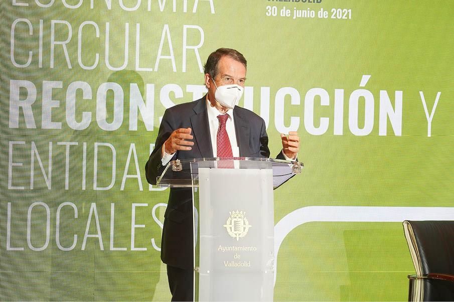 Actualidad: Caballero Reivindica el Papel de los Alcaldes que Transformaron Castilla-la Mancha Tras la Llegada de de la Democracia