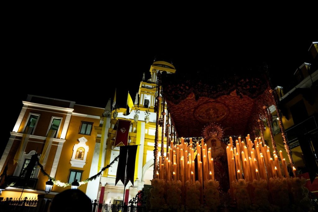 Actualidad: Sevilla Vive la Tradición del Niño Jesús del Valle en su Primera Procesión del Año