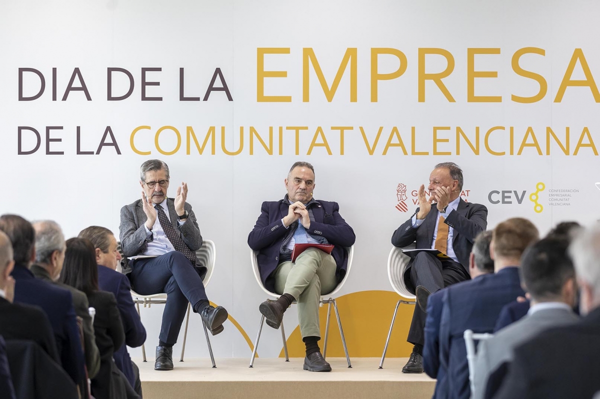 la Generalitat Valenciana Emplea a 5.000 Docentes y Pide a los Sindicatos Implicarse Ante Sánchez por la Infrafinanciación