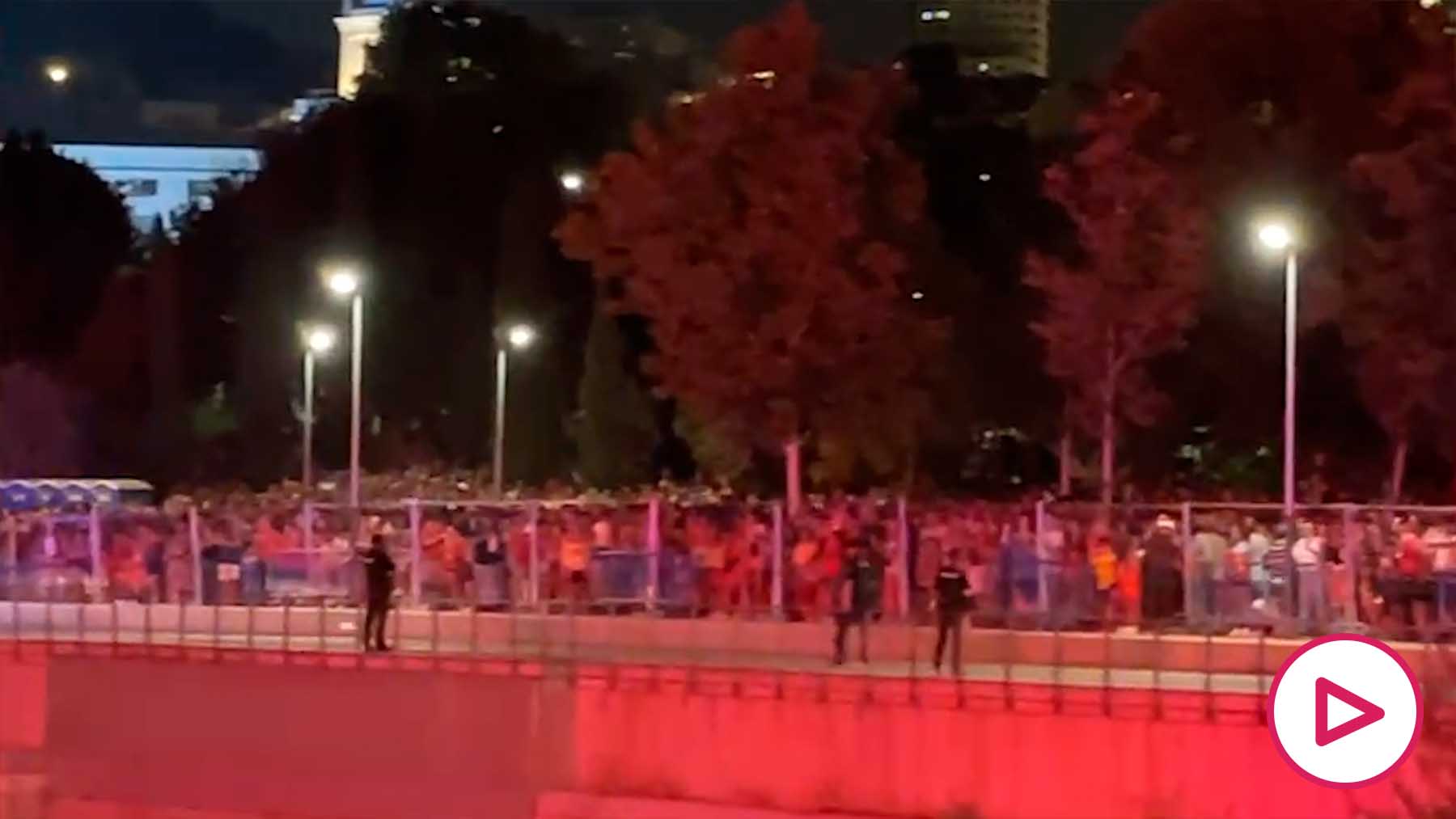 Actualidad: Miles de Personas se Quedan sin Agua ni Calefacción en Kiev Después de Otro Bombardeo Ruso