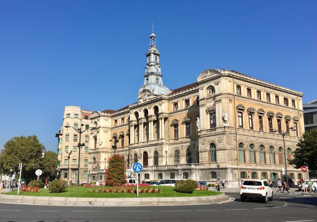 TÍTULO: "La Línea non pode pagar soa, sen recursos, o 'logro histórico' do tratado: se Pedro Sánchez veña, que sexa con solucións" - Galicia Universal