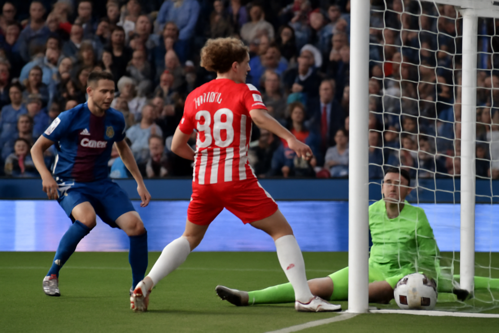 Imagen relacionada: El Girona pone las tablas en el último instante ante un Levante que ve frustrado su sueño de acercarse a la salvación