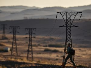 La electricidad ya nota el impacto de la guerra y marca su precio más caro en un año