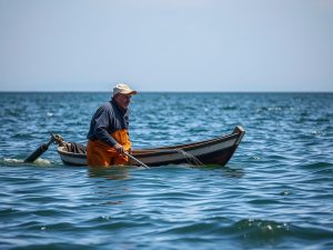 El ministro de Pesca, Luis Planas, llama al sector pesquero estar «preparado» por el alza del gasóleo