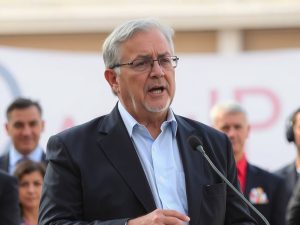 Feijóo dice que Vox estafa a sus votantes y busca el bloqueo en Castilla y León