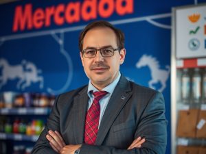 Juan Roig asegura en Valencia que, de momento, no hay problemas de suministro por la guerra en Oriente Próximo