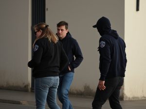 Detenidas tres personas involucradas presuntamente en la paliza homófoba a un joven en Pontevedra
