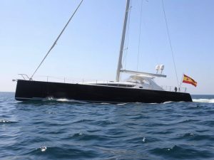 O Ministerio de Defensa merca un veleiro de regatas para Felipe VI por un millón de euros