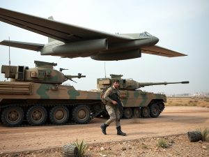 Muere un soldado francés en un bombardeo contra una base en Erbil mientras la región aumenta su tensión