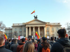 Pontevedra sale a la calle contra la «brutal agresión homófoba» y reclama defensa de los valores democráticos