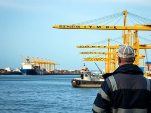 Xuízo por desfalco en Porto de Cambados: Fiscalía pide tres anos de cadea para o exxerente