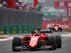 Alonso abandona el Gran Premio de China por entumecimiento en manos y pies tras las vibraciones