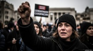 Morrissey en Zaragoza: divismo y voz que sostiene un repertorio generoso