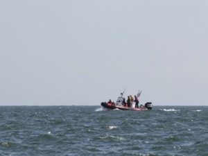 Rescatan una embarcación a la deriva en la Ría de Pontevedra