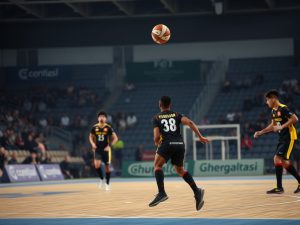 El Porriño acaricia a permanencia e o Cañiza a divisa