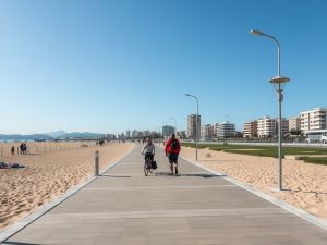 PSOE de Ribeira propone instalar una pasarela en la playa del Prado para mejorar la conexión peatonal en Corrubedo