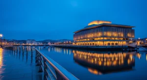O Auditorio Mar de Vigo cumpre 15 anos: aquel «faro» que quixo iluminar a ría