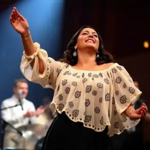 Rosalía saca su lado flamenco en Jimmy Fallon: Jerez