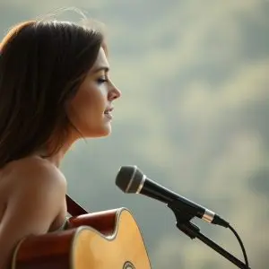 Perfil: Dani Fernández, mujer cantante, hija Belice y pueblo