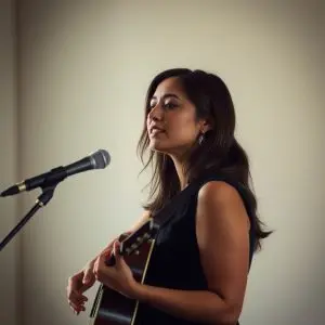 Dani Fernández: mujer cantante, hija Belice y pueblo natal