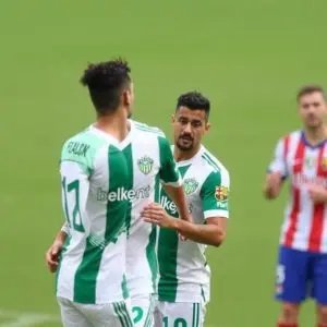 Betis regala empate al Levante tras siesta de diez (2 2)
