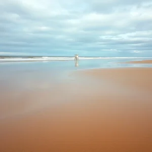 Una mujer inconsciente es rescatada en la playa de Area y evacuada al hospital d