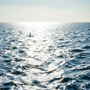 Rescate en la ría de Arousa: un menor a la deriva con su tabla en la Barraña