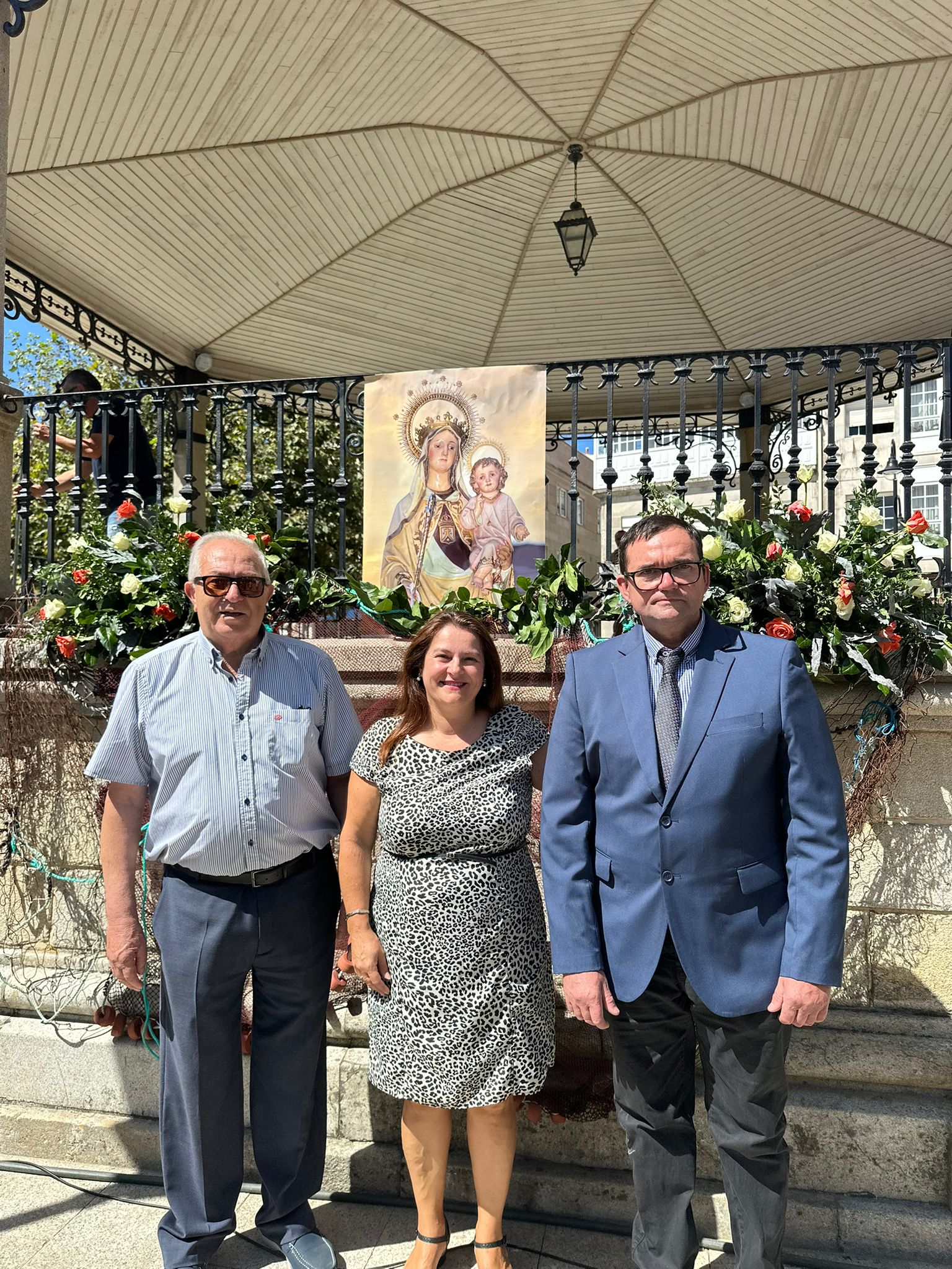 Cangas homenajea a su gente del mar y reconoce la trayectoria de Carlos Hermelo