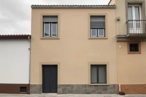 Lumes e un roubo nun piso de Ourense vinculado ao club El Descanso