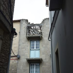 Dos balcones se desploman en un edificio de Nigrán sin causar heridos